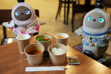 ロボットが調理してロボットが配膳する、異空間カフェ！HCI ROBO HOUSE