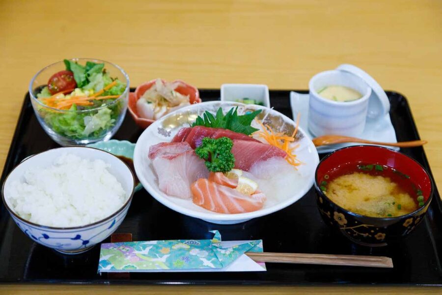 寛（くつろぎ） お造り定食